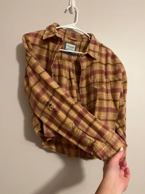 American Eagle Outfitters Cropped Flannel - Image 3