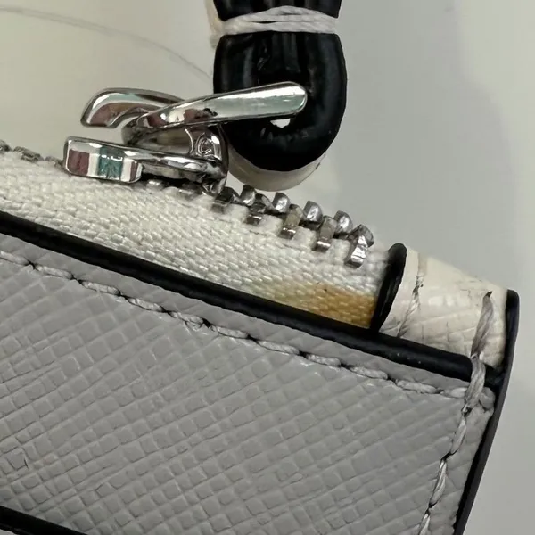 Kate Spade Colorblock Saffiano Leather Medium L-Zip Wristlet Grey White‎ DEFECT - Image 6