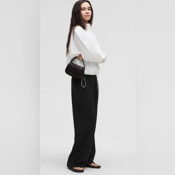 Lululemon NWT Leather Alternative Cactus Mini Bag 1.2L Black & Silver Hardware - Image 4