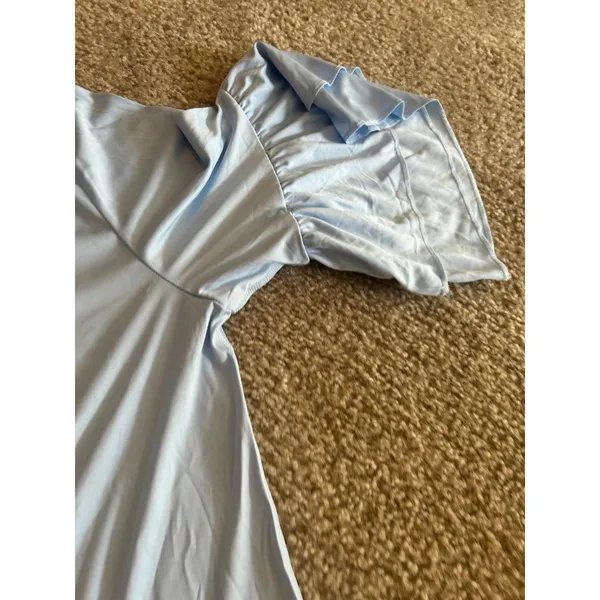 Woman dress bell sleeves size medium - Image 5