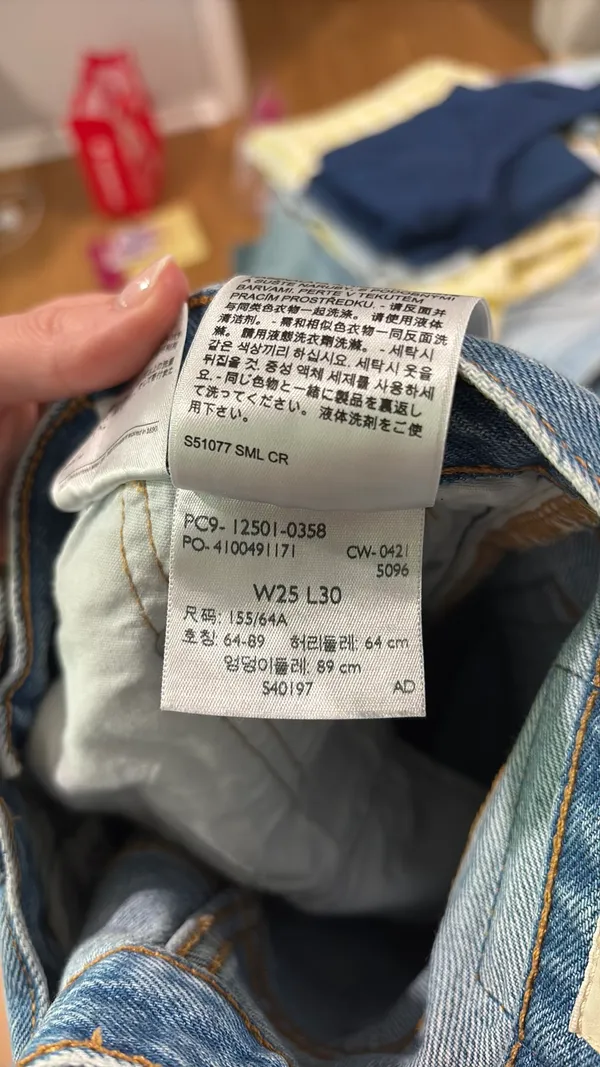 Levi’s Distressed Jeans 501 - Image 4