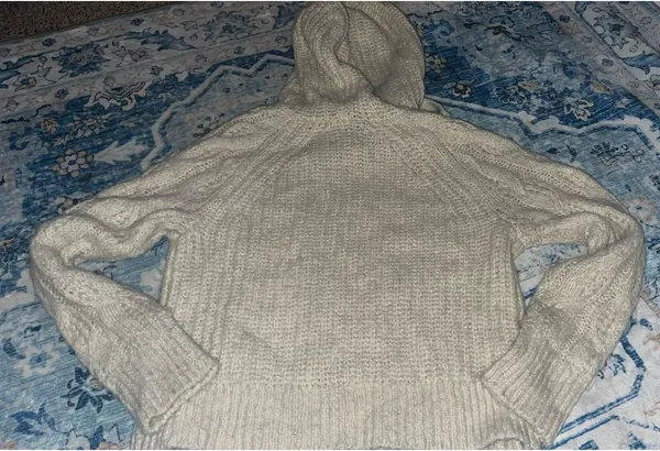 Cream Abercrombie and Fitch sweater with hood - Image 2