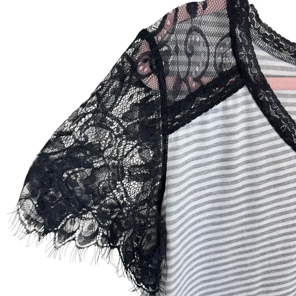 MAZIK Black Lace Trim Gray Striped‎ Lightweight V-Neck T-Shirt Size L - Image 3