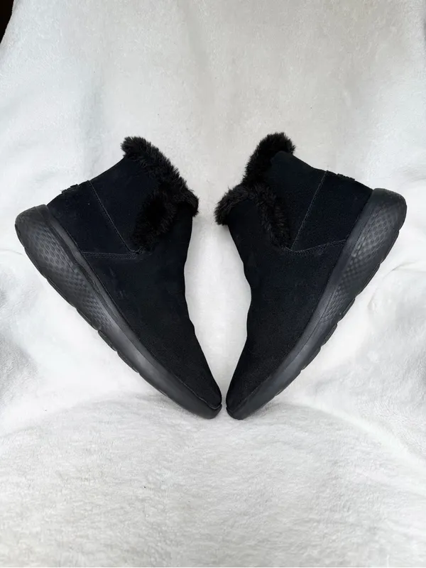 Skechers Boots Womens 9.5 On the Go Joy Bundle Up Winter Bootie 14610 Black Sued - Image 7