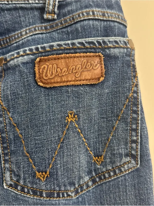 Wrangler Vintage Women's Blue Bootcut Jeans - Image 4