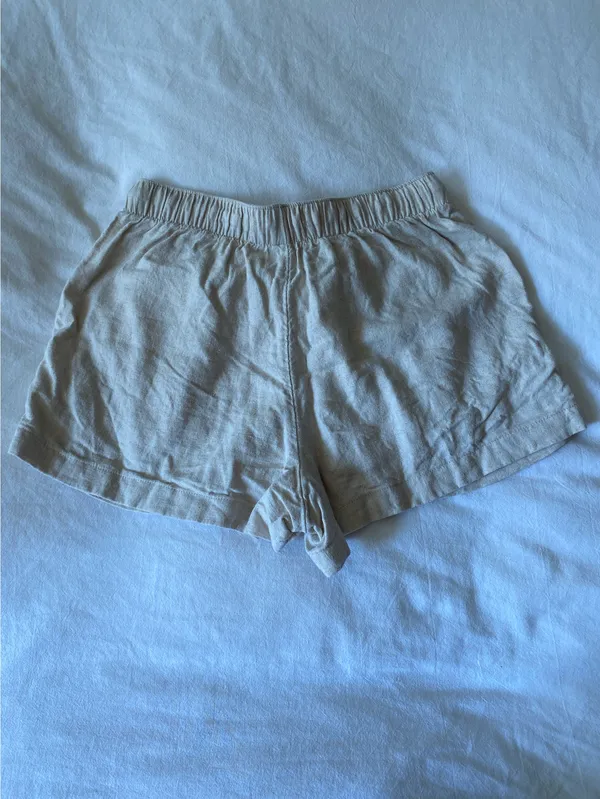 Hollister tan beige linen shorts - Image 4