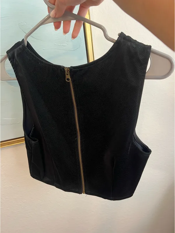 Black faux leather top Size L - Image 3