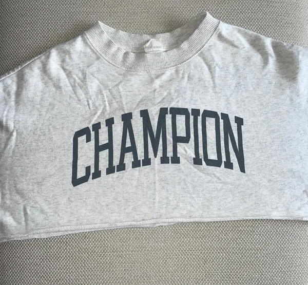 Cropped White Pullover - Image 2