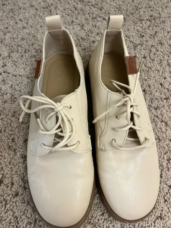 Youma platform loafer size 8  - Image 2