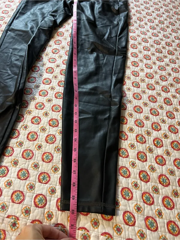 Athleta Faux Leather Leggings size medium tall - Image 6