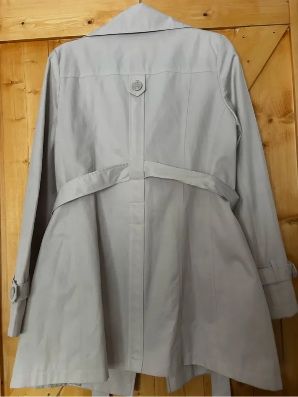 DKNY Muslin Double-Breasted Trench Coat with Belt - Size M‎ - DKNY Style 06134 - Image 10