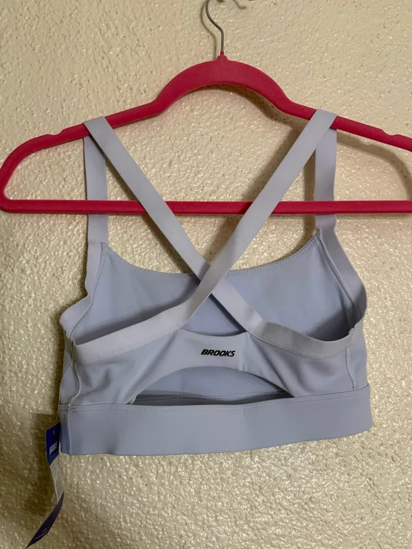 Brooks Light Blue Luxe Strappy Scoop Neck sports bra size Small NWT - Image 4