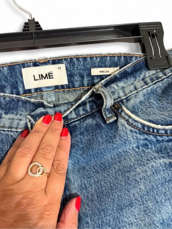 High-Rise Wide-Leg Women's Jeans in Medium Blue size 27 - Image 5
