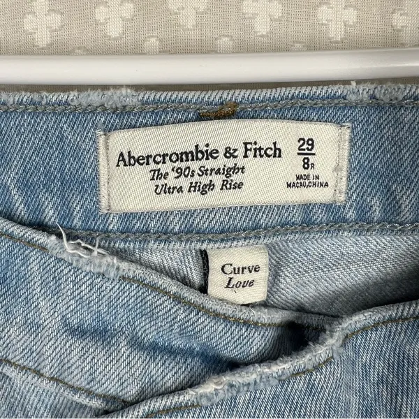 Abercrombie & Fitch Light Wash Curve‎ Love The 90s Straight High Rise Jeans - Image 3