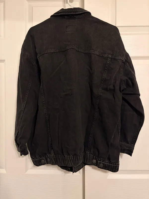 American Eagle Oversized Denim Boyfriend Jacket - Image 4