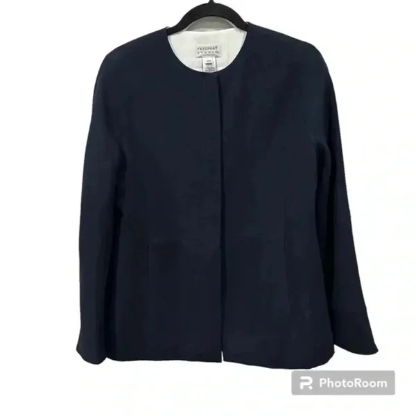 Freeport studio navy blue blazer Size 10p - Image 2