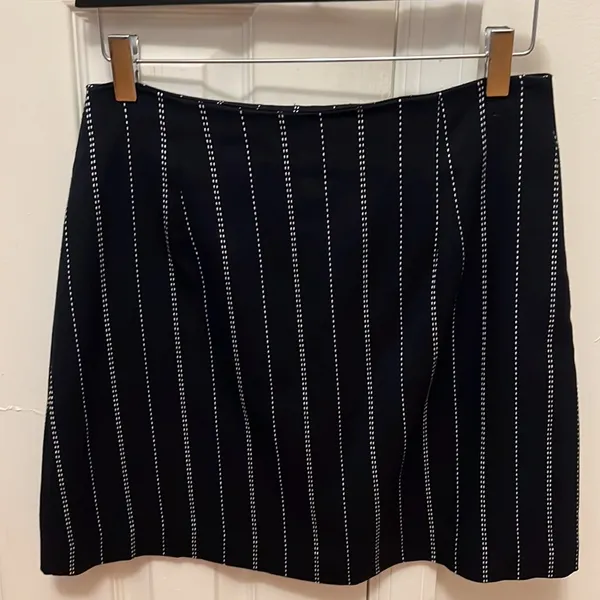 WOMEN'S COLLECTION - Image 3