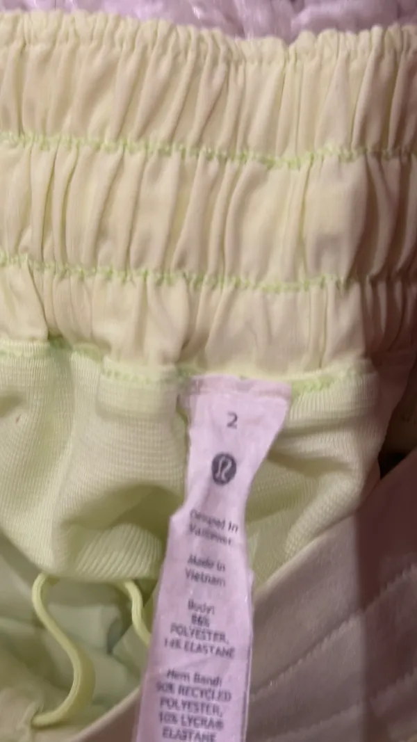 Lululemon Hotty Hot 4" Shorts Low-Rise 2 Lemongrass - Image 3