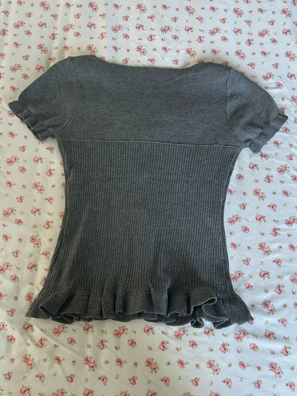 Gray Ribbed Button - Image 4