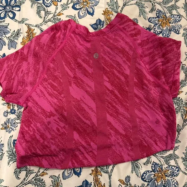 Lululemon Swiftly Short Sleeve - Image 2