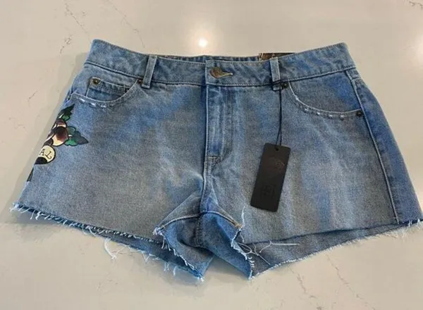 Ed Hardy NWT Y2K ‎ Love Eternal Denim Shorts Size 28 - Image 2