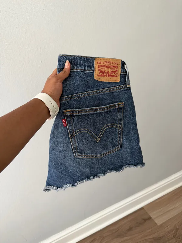 Levi’s 501 Shorts Cut-Off  - Image 2