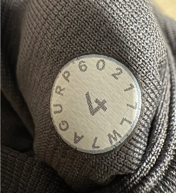 Lululemon Hotty Hot Low-Rise 2.5" Shorts Dark Grey - Image 6