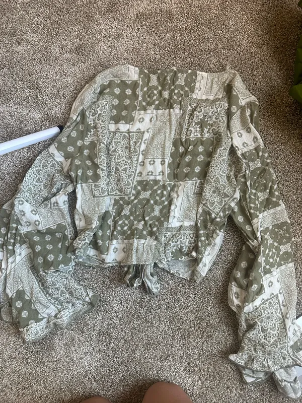 Altar'd State BRAND NEW long sleeve - Image 2