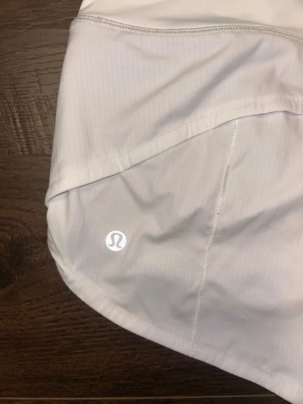 White Lululemon Speed Up 2.5" Low-Rise Lined Shorts 4 - Image 3