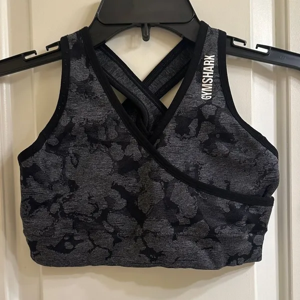 Gymshark Adapt Camo Seamless Sports Bra Black Size Small - Image 2