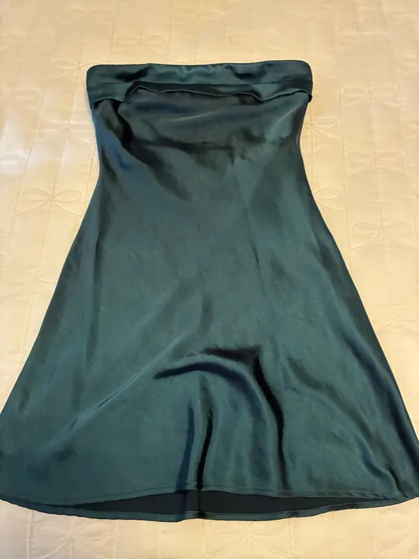 Beginning Boutique Green silk short dress - Image 2