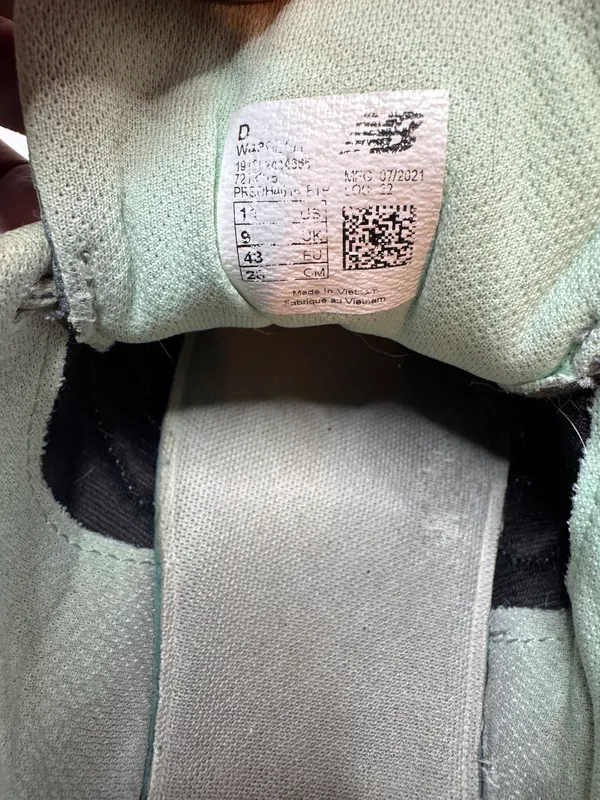 430 Size 11 Running Shoes - Image 11