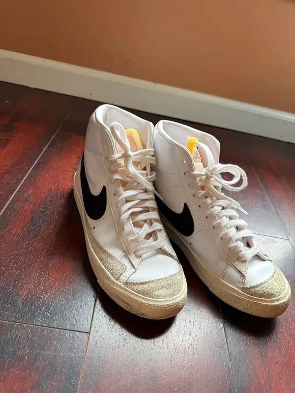 Nike Blazer Women’s Mid 77 Shoes - Image 2
