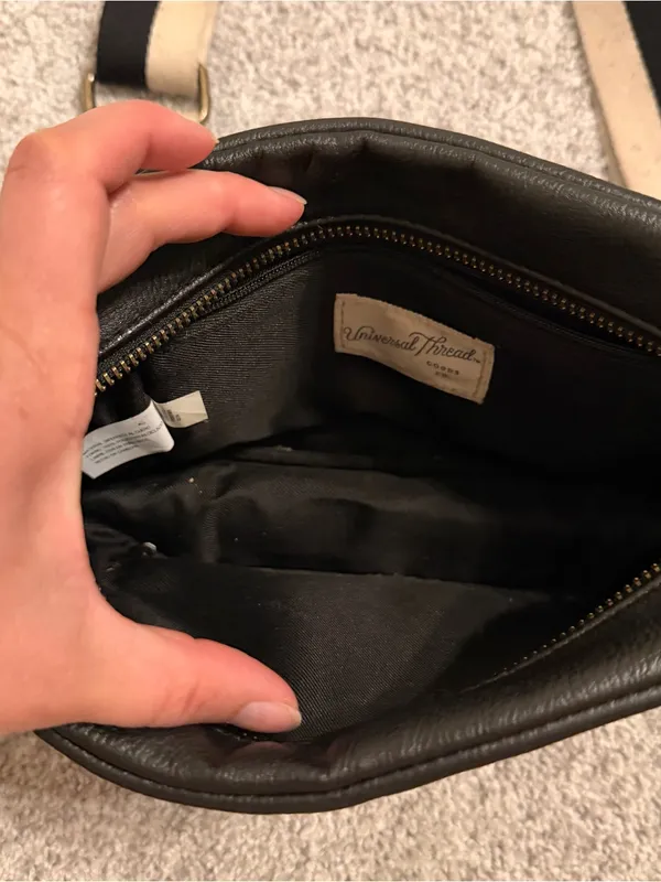 Universal Threads Faux Leather Crossbody Bag with Contrast Strap Black - Image 3