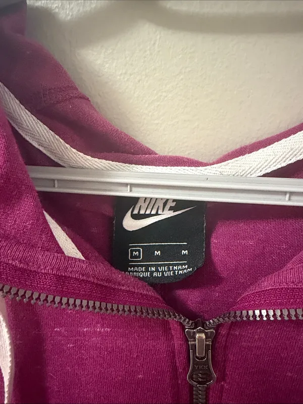 Nike lightweight zip up athletic hoodie in berry color M - Image 4