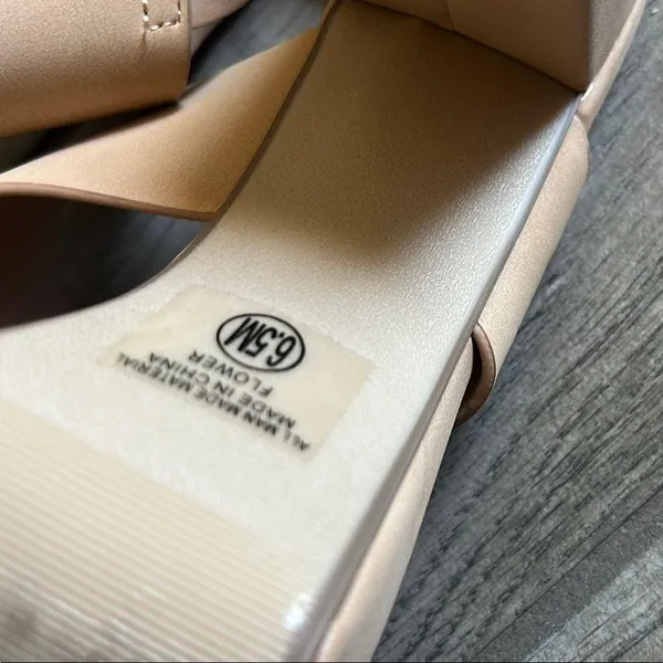 Tan Minimalist Sandals with Ankle Strap Size 6.5 - Image 9