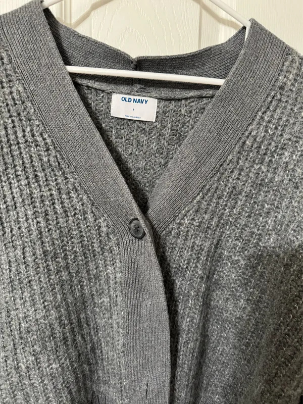 Old navy cardigan  - Image 2