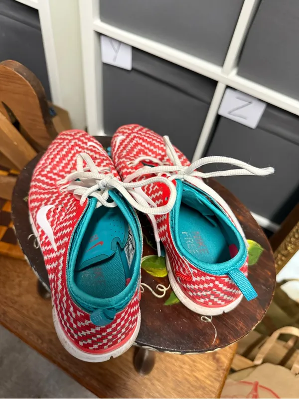 Nike Free 5.0 TR Trainer Fit Red and White Zigzag Patterned Sneakers - Image 8