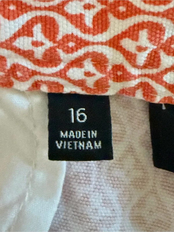 TALBOTS Coral/Orange and White Geometric Patterned Bermuda Shorts Size 16 - Image 6