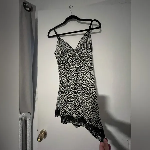 Victoria’s secret Vintage Y2K Zebra Print Slip Dress with Lace‎ Trim hem Size L - Image 7