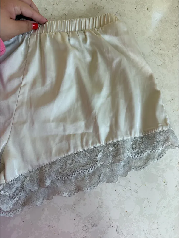 White Lace Shorts Forever 21 - Image 2