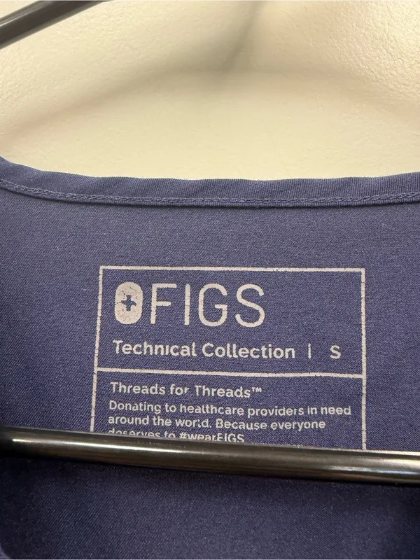 Figs Catarina V-Neck‎ Pocket Scrub Medical Top Navy Blue Small - Image 2