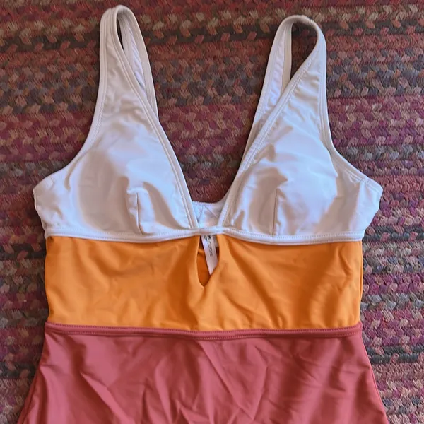 CUPSHE ORANGE CREAM COLOR BLOCK ONE PIECE HIGH CUT BIKINI - Image 2