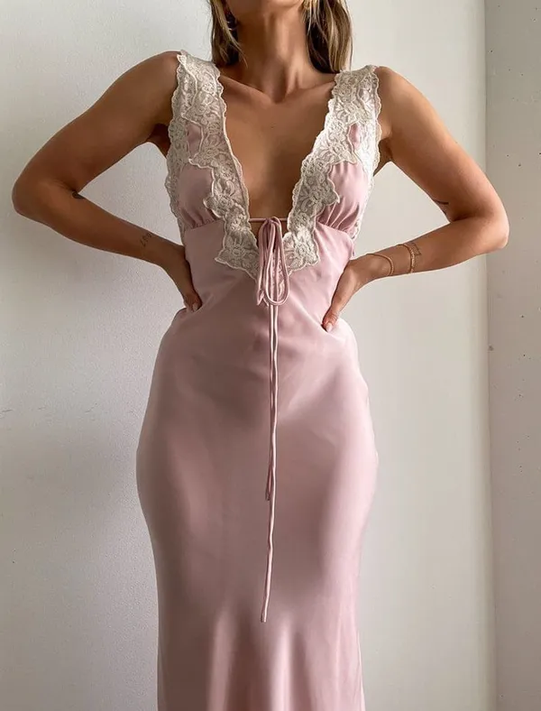 Revolve Rumored venice pink lace maxi dress. Size Medium - Image 11