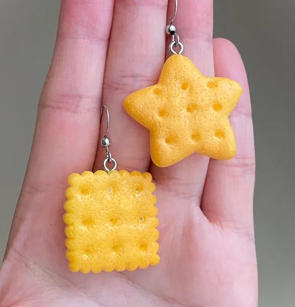 Handmade Kawaii harajuku y2k style biscuit earrings🩷 - Image 4