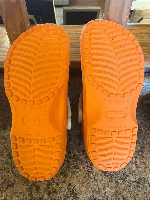 CROCS TENNESSEE Orange Slip-On Clogs with White Heel Strap - Image 3