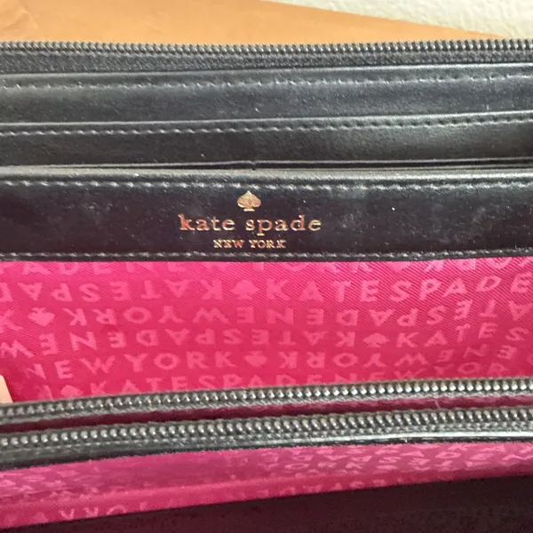 Kate Spade Beale Street Logo Stamp Patent Leather Accordion Wallet‎ Black Read! - Image 6
