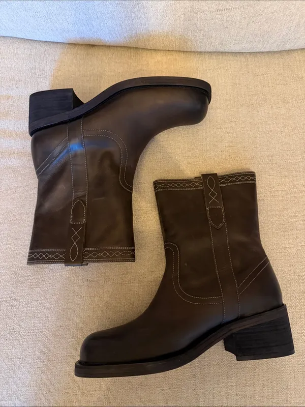Free People Bonnie Ankle Boots- size 7.5 - Image 2