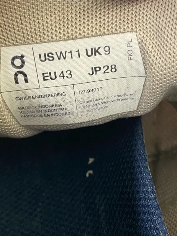 On Cloud Engineering Women's Running Shoes Size 11 - Image 7