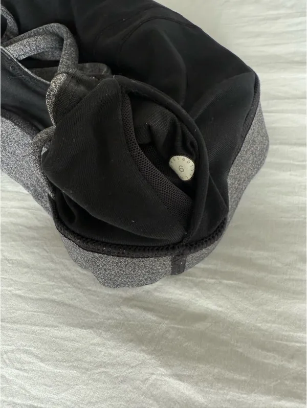 Lululemon Sports Bra Energy - Image 3